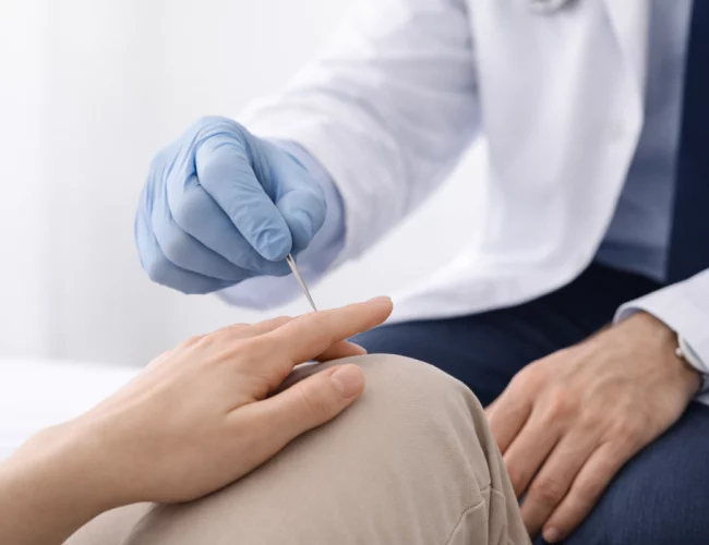 Какие состояния лечит невролог