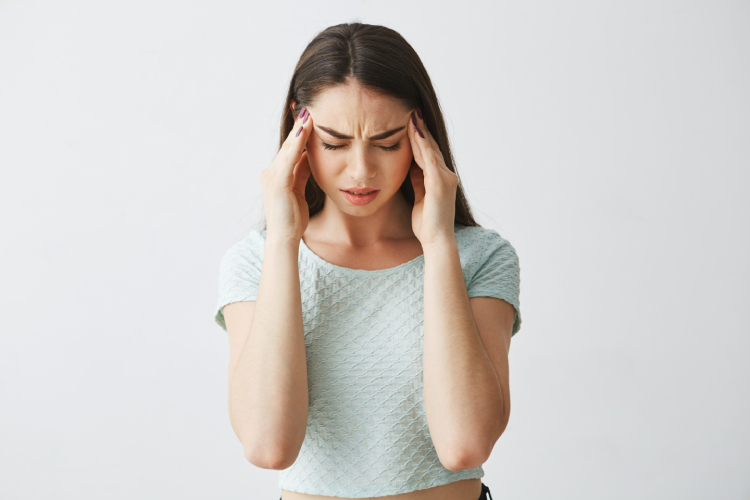 Головний біль ⭐️ причини, симптоми та лікування